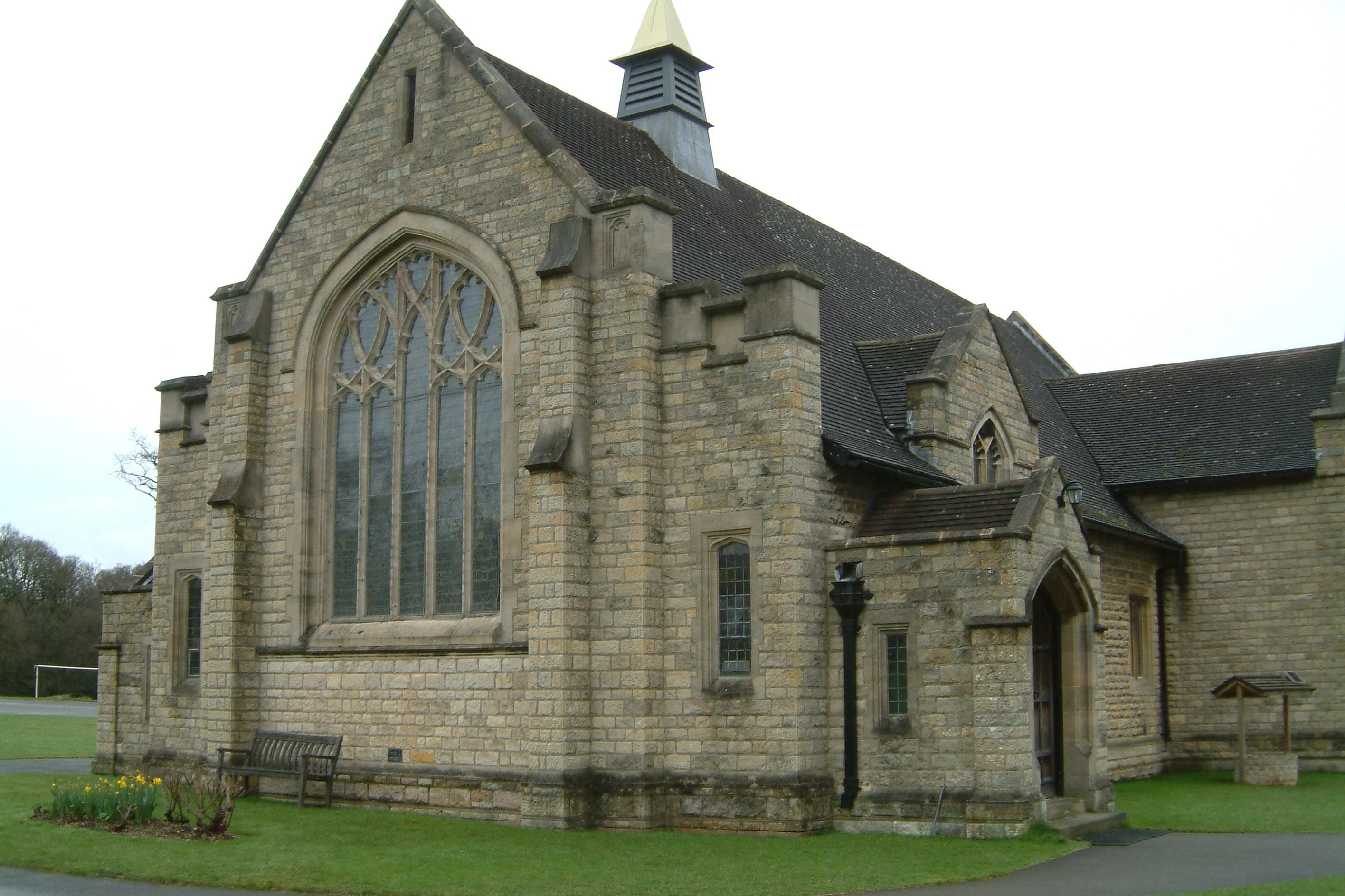 Highfield Oval Chapel in Harpenden viewed from the side